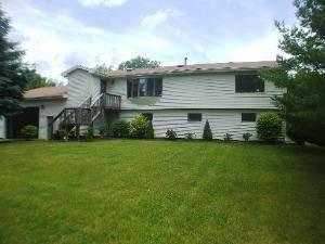 $292,900
Mchenry 4BR 2BA, Not your typical raised ranch!