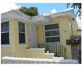 $299,000
Fully Rented Triplex in Great Condition-Recently Remodeled with New Roof-