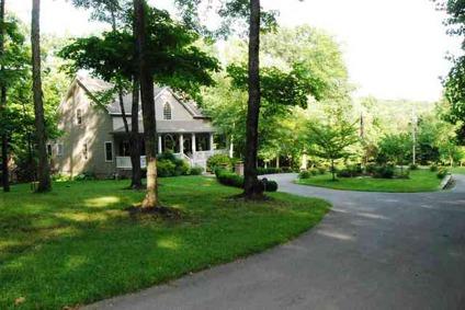 $299,000
Scottsville 4BR 3.5BA, Drive down to the end of wooded lane