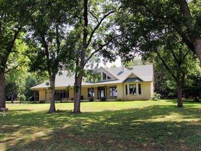 $299,900
Beautiful Falconhead home