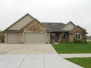 $299,900
Combined Locks 4BR 3.5BA, MORE FOR YOUR MONEY!