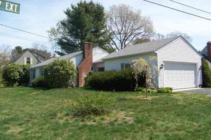 $299,900
Old Saybrook 2BR 1BA, Ranch home in superb location