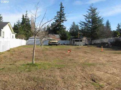 $29,900
Coos Bay, Great flat 75 X 140 Lot. You can build or place a