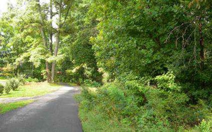 $29,900
Hayesville, Lovely, gentle, wooded lot in the mountains VERY
