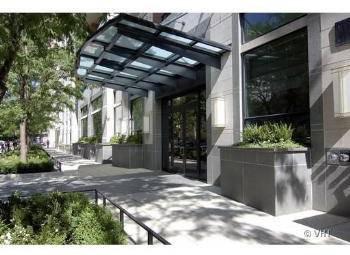 $2,100,000
Chicago 4BA, 3 ensuite bedrooms, an office, family room