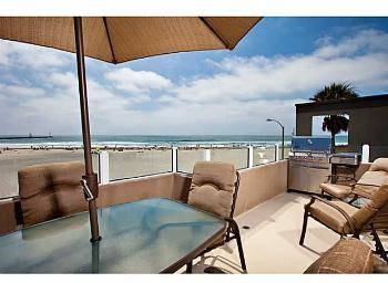 $2,100,000
San Diego Three BR 2.5 BA, This ocean front property boasts two