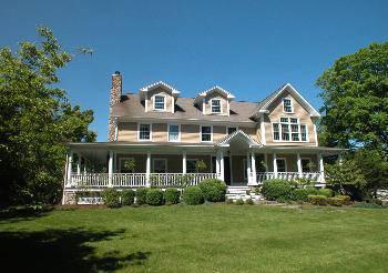 $2,149,000
Ridgefield 5BA, With quintessential New England Charm