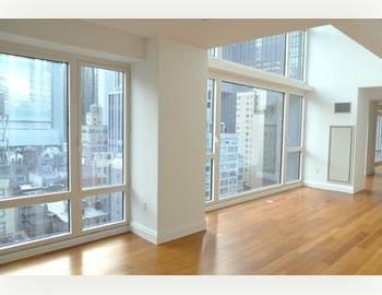 $2,930,000
Midtown 2bedroom with home office seconds away from Central Park at an amazing