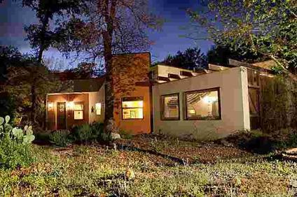 $300,000
Single Family - Contemporary/Modern, Southwestern, Traditional