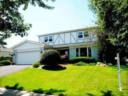 $310,000
2 Stories, Traditional - LAKE ZURICH, IL