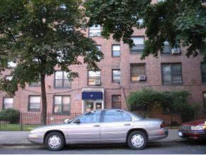 $310,000
Brooklyn, Luxurious 1 bedroom co-op with modern kitchen and