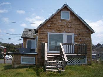 $310,000
Lincoln City, Ocean View with beach access nearby.