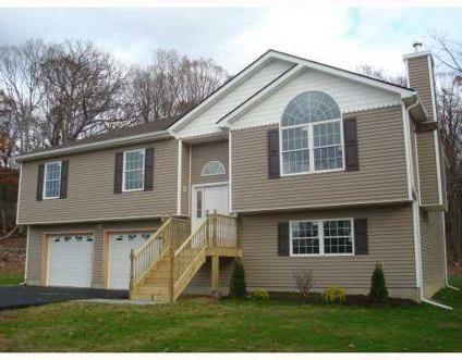 $310,000
Wallkill 3BR 3BA, DEMAND CONTINUES FOR A CHARMING