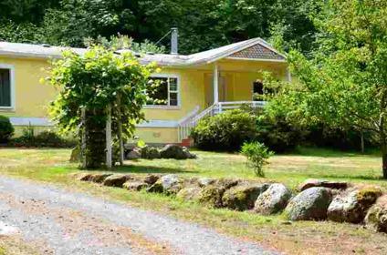 $315,000
Friday Harbor, Private 3 bedroom, 2 bath manufactured home