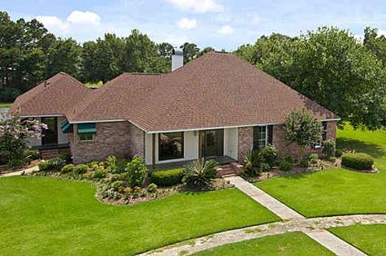 $318,500
Baton Rouge Four BR 3.5 BA, PERFECT LOCATION FOR MAJOR SHOPPING
