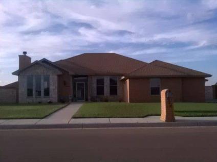 $319,000
Clovis 4BR 2.5BA, This is the grand home of your dreams!