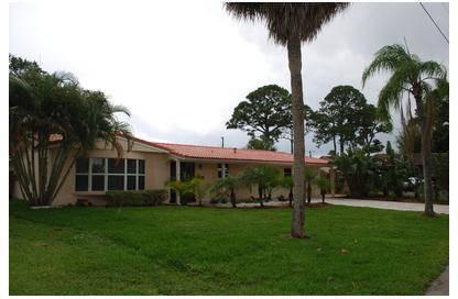 $319,900
Boca Raton 4BR 3BA, WOW! This spacious home has so much to