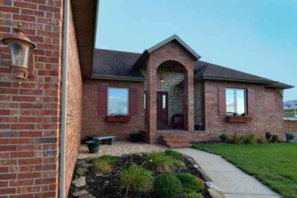 $319,900
Tons of space in this custom built home in the heart of Nixa.