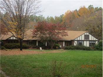 $324,999
English tudor home near Farmville, Virginia