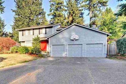 $325,000
Everett 2.5BA, Huge 5 bedroom in friendly Pioneer Trails.