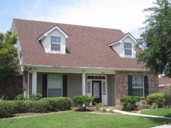 $325,000
Metairie 2.5BA, GREAT BUY APPROX 18 YEARS OLD LARGE MASTER