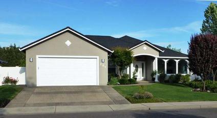 $329,000
Eagle Point 3BR 2BA, Enjoy the views of the 7th fairway and