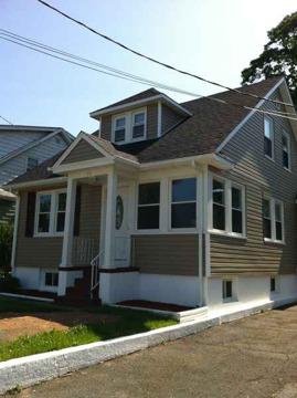 $329,000
Hawthorne 2BA, JUST RENOVATED! 2 BEDROOMS ON EACH FLOOR WITH