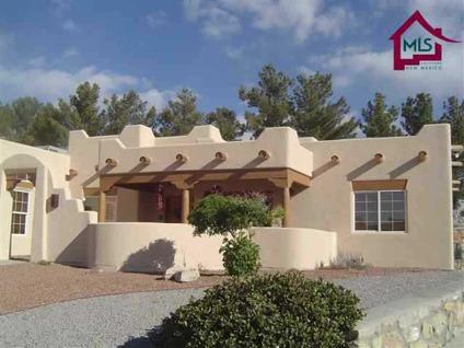 $329,000
Las Cruces 3BR 3BA, HOME SHOWS PROUD OWNERSHIP - EASY