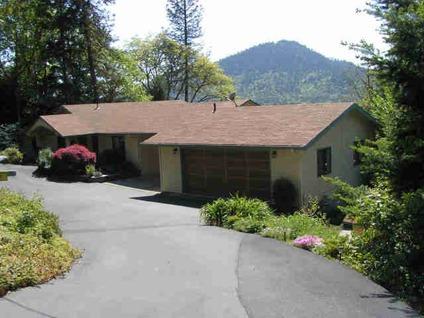 $329,500
Grants Pass 3BR 2BA, Enjoy the most Spectacular Views in the