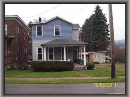 $32,875
Warren 3BR 2BA, Small building behind house could be used