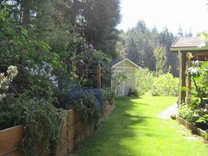 $335,000
Coos Bay, Nestled back in timber Park this beautiful