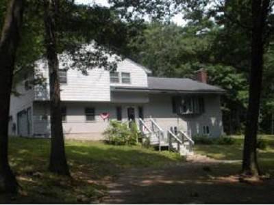 $338,900
Well cared for multi-level home
