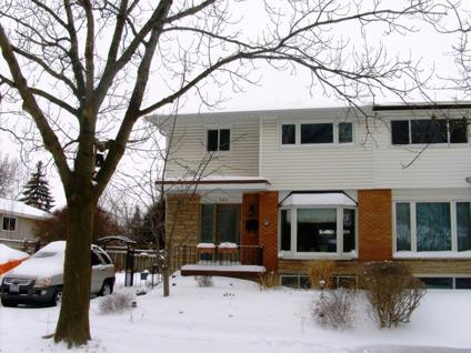 $339,900
South Burlington Semi-Detached Home