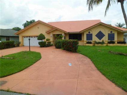 $348,900
Plantation Three BR 2.5 BA, A1692871 Well... Run and show this