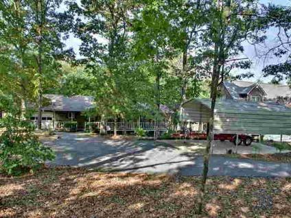 $349,000
Hartwell 4BR 3BA, LAKEFRONT HOME W/LARGE LIVING AREA AND