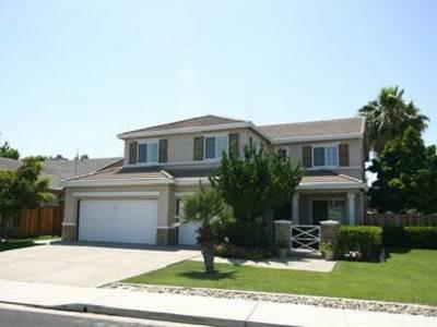 $349,900
Pristine with Pool!
