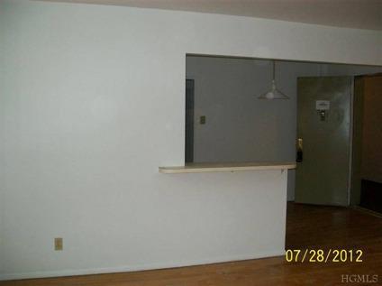$34,900
Ossining 1BA, STUDIO unit, with a terrific front view.