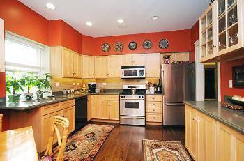 $350,000
Chicago 3BR 2BA, Listing agent: Mike Frank, GRI