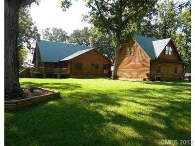 $354,000
Statesville, Hard to find Log Home 2beds 2/1bath in home and