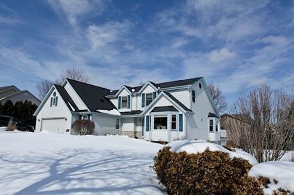 $355,000
GORGEOUS 3bd 2.5ba home for sale in Waukesha