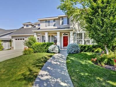 $359,700
Gorgeous yard backing up to common area