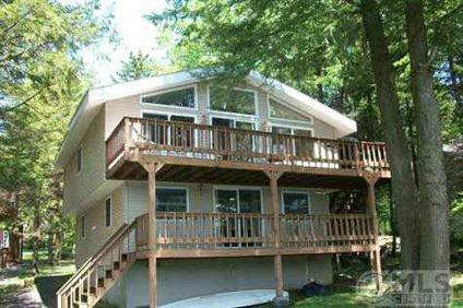 $359,900
Home for sale in Pocono Lake, PA 359,900 USD