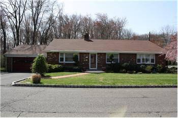 $368,000
Spacious 3 Bedroom Ranch in Parsippany!