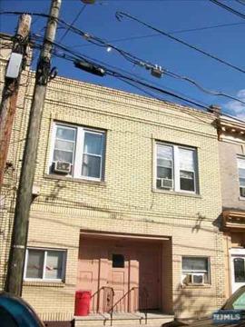 $369,000
North Bergen, NICE 4-FAMILY HOME, IN A GREAT LOCATION.
