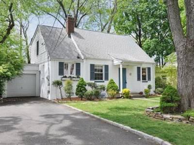 $369,900
Expansive Colonial