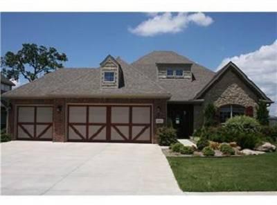 $369,900
Lochmoor Beauty for Sale or Rent! New Carpet/Paint/Landscaping!!
