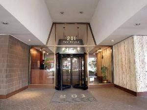 $375,000
Chicago Two BR Two BA, Where else in Streeterville is there no