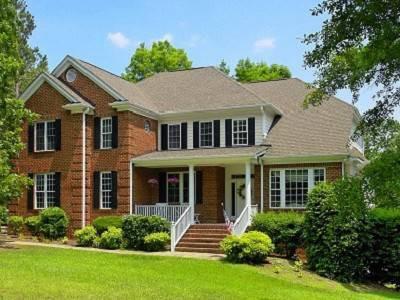 $375,000
Elegant Basement Home!