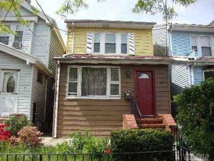 $385,000
Detached Colonial In Woodhaven (CONR)