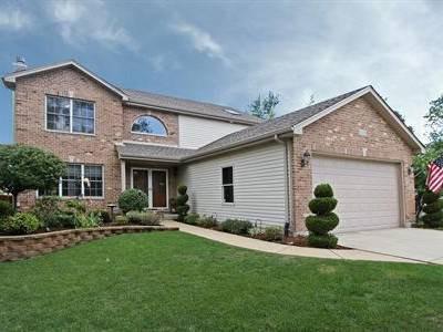 $389,000
Stunning 2-Story in Wheaton District 200!